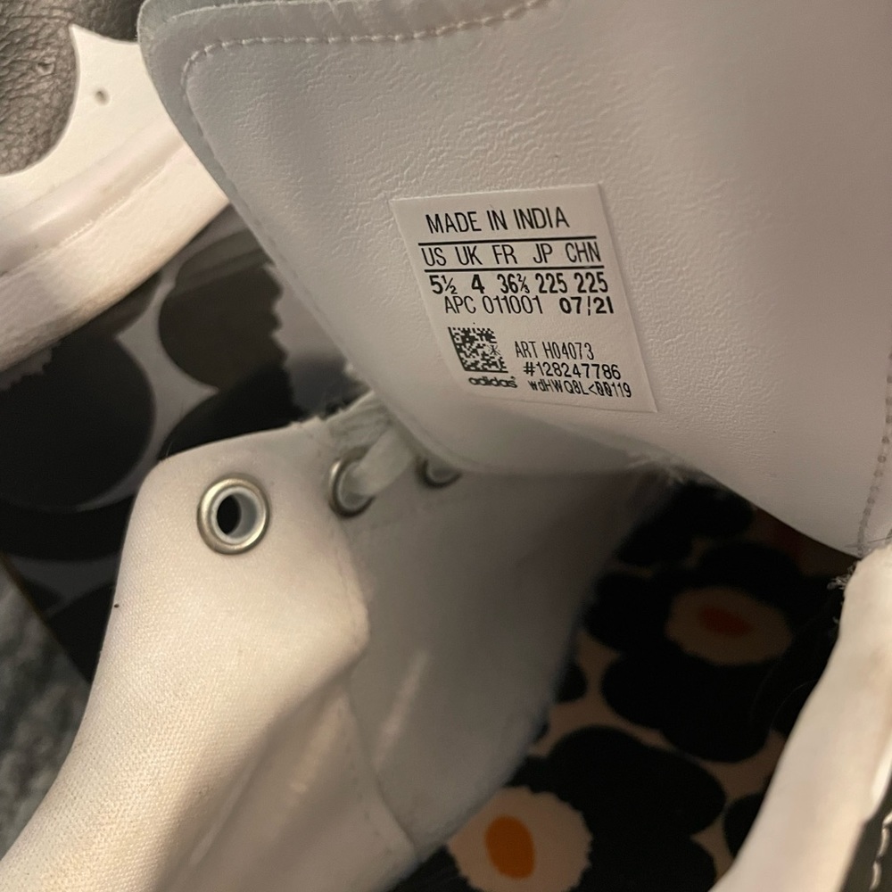 adidas Originals x Marimekko White Sneakers with Black Floral Print - Picture 7 of 10